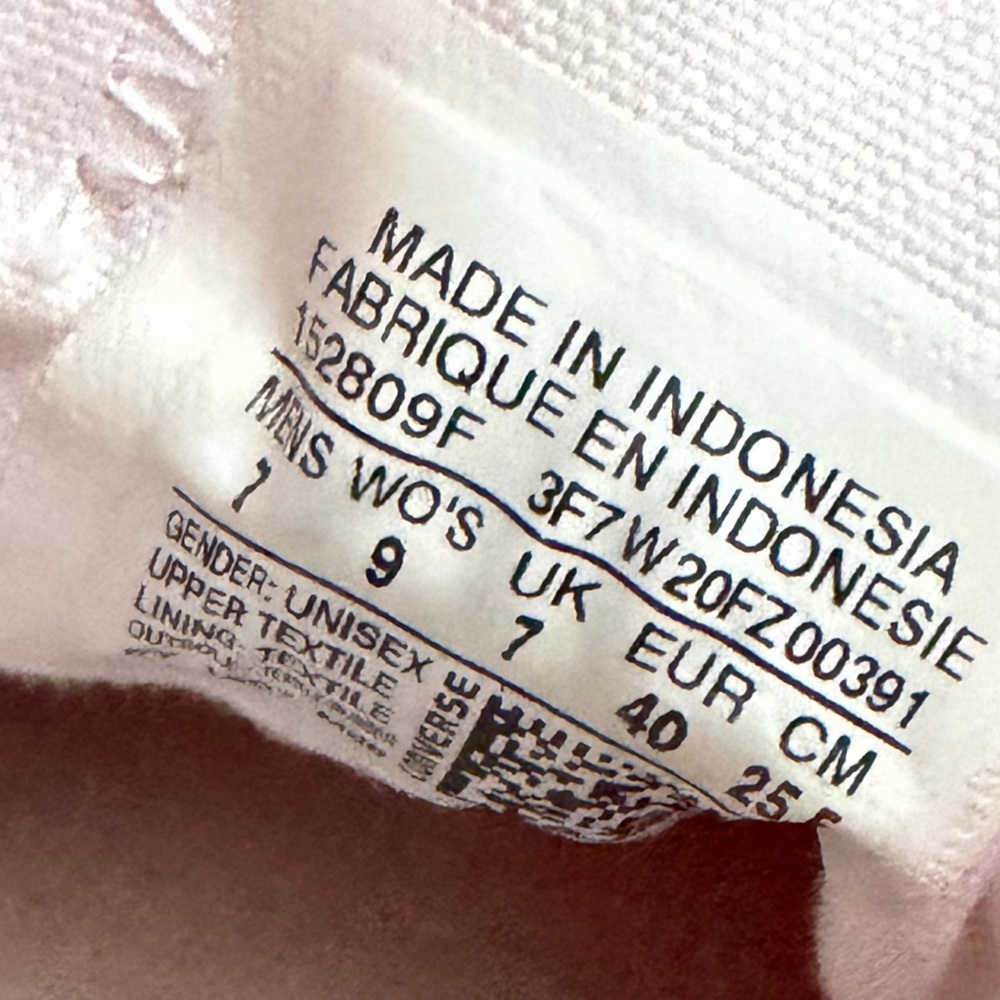 Women’s Hot Pink Canvas Sneakers size 9 - Picture 8 of 9
